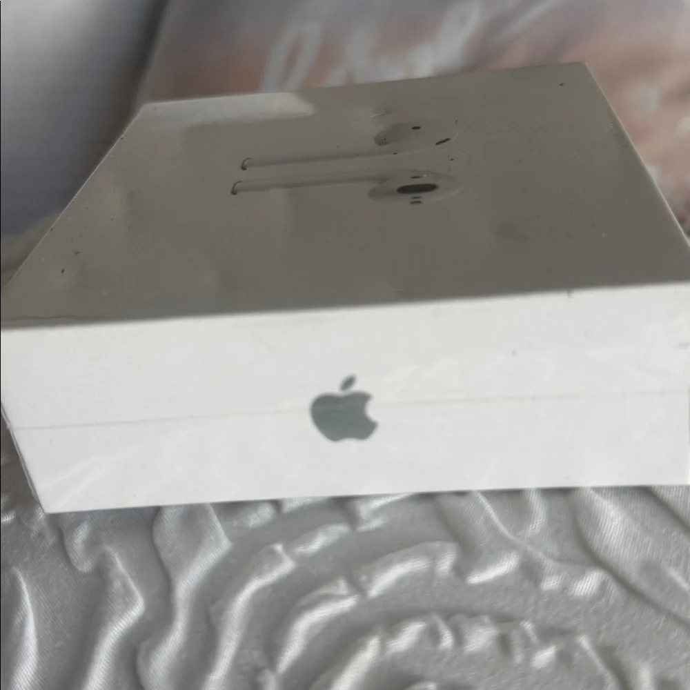 Apple AirPods in Classic White sealed New 🆕